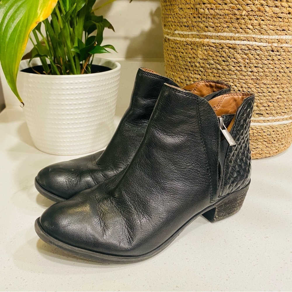 Lucky Brand Brenono Black Leather Ankle Bootie Women’s 6 — Moto Biker Style Zip